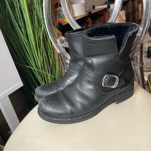 FRYE shearling lined leather moto boots size 9